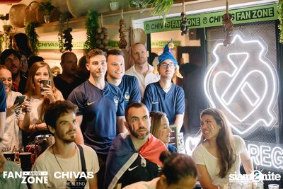 บรรยากาศการชมฟุตบอลโลก ฝรั่งเศษ vs เดนมาร์ก ที่ at Blue Parrot — photo 62