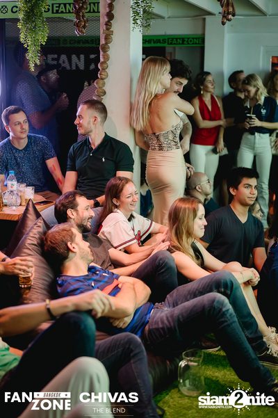 บรรยากาศการชมฟุตบอลโลก ฝรั่งเศษ vs เดนมาร์ก ที่ at Blue Parrot — photo 67