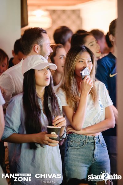 บรรยากาศการชมฟุตบอลโลก ฝรั่งเศษ vs เดนมาร์ก ที่ at Blue Parrot — photo 71