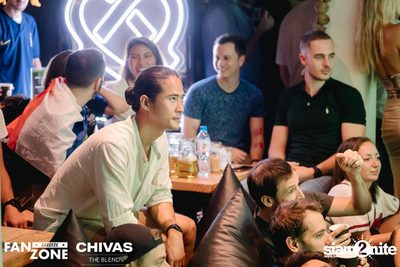บรรยากาศการชมฟุตบอลโลก ฝรั่งเศษ vs เดนมาร์ก ที่ at Blue Parrot — photo 83