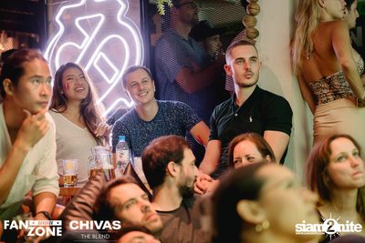 บรรยากาศการชมฟุตบอลโลก ฝรั่งเศษ vs เดนมาร์ก ที่ at Blue Parrot — photo 88