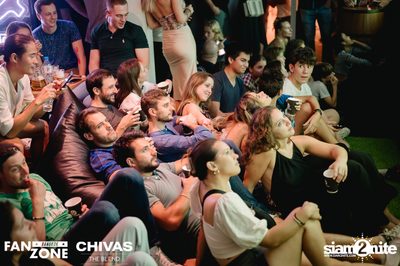 บรรยากาศการชมฟุตบอลโลก ฝรั่งเศษ vs เดนมาร์ก ที่ at Blue Parrot — photo 92