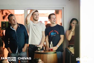 บรรยากาศการชมฟุตบอลโลก ฝรั่งเศษ vs เดนมาร์ก ที่ at Blue Parrot — photo 97
