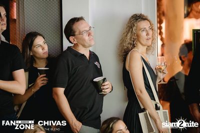 บรรยากาศการชมฟุตบอลโลก ฝรั่งเศษ vs เดนมาร์ก ที่ at Blue Parrot — photo 100