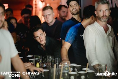 บรรยากาศการชมฟุตบอลโลก ฝรั่งเศษ vs เดนมาร์ก ที่ at Blue Parrot — photo 113