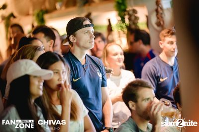 บรรยากาศการชมฟุตบอลโลก ฝรั่งเศษ vs เดนมาร์ก ที่ at Blue Parrot — photo 120