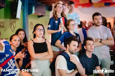 บรรยากาศการชมฟุตบอลโลก ฝรั่งเศษ vs เดนมาร์ก ที่ at Blue Parrot — photo 127