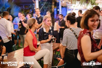 บรรยากาศการชมฟุตบอลโลก ฝรั่งเศษ vs เดนมาร์ก ที่ at Blue Parrot — photo 130