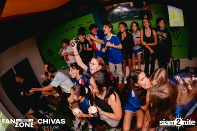 บรรยากาศการชมฟุตบอลโลก ฝรั่งเศษ vs เดนมาร์ก ที่ at Blue Parrot — photo 143