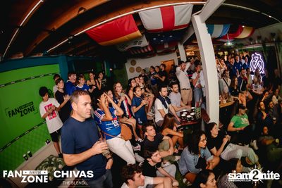 บรรยากาศการชมฟุตบอลโลก ฝรั่งเศษ vs เดนมาร์ก ที่ at Blue Parrot — photo 151