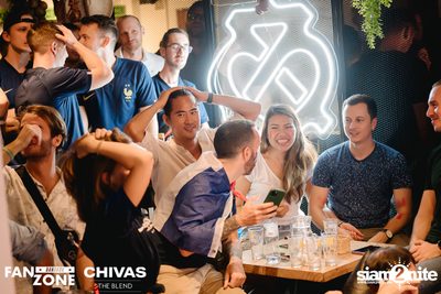 บรรยากาศการชมฟุตบอลโลก ฝรั่งเศษ vs เดนมาร์ก ที่ at Blue Parrot — photo 153