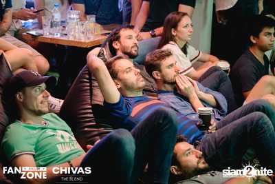 บรรยากาศการชมฟุตบอลโลก ฝรั่งเศษ vs เดนมาร์ก ที่ at Blue Parrot — photo 154