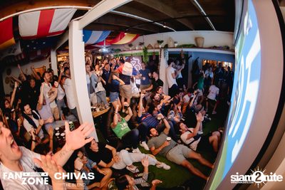 บรรยากาศการชมฟุตบอลโลก ฝรั่งเศษ vs เดนมาร์ก ที่ at Blue Parrot — photo 162