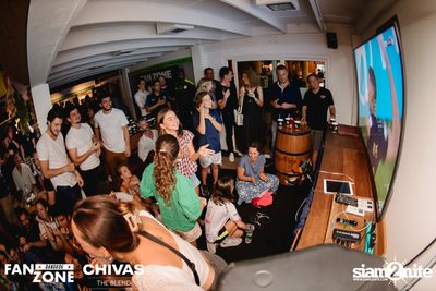 บรรยากาศการชมฟุตบอลโลก ฝรั่งเศษ vs เดนมาร์ก ที่ at Blue Parrot — photo 165