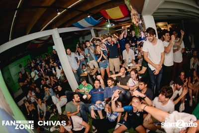 บรรยากาศการชมฟุตบอลโลก ฝรั่งเศษ vs เดนมาร์ก ที่ at Blue Parrot — photo 168