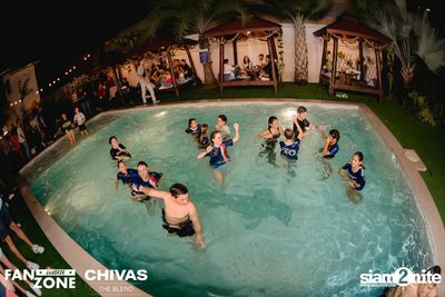 บรรยากาศการชมฟุตบอลโลก ฝรั่งเศษ vs เดนมาร์ก ที่ at Blue Parrot — photo 184