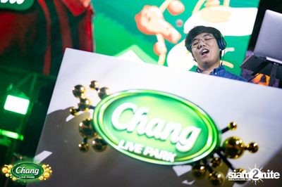 ภาพบรรยากาศคอนเสิร์ต Atom จากงาน Chang Live Park FOOD FUN FRIENDS ที่ The Street Ratchada — photo 46