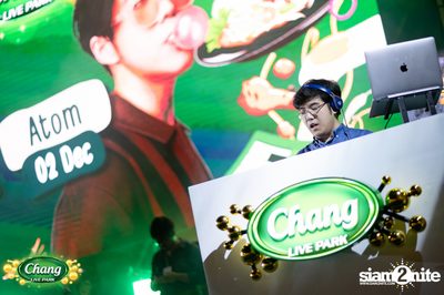 ภาพบรรยากาศคอนเสิร์ต Atom จากงาน Chang Live Park FOOD FUN FRIENDS ที่ The Street Ratchada — photo 47
