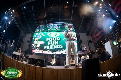 ภาพบรรยากาศคอนเสิร์ต Atom จากงาน Chang Live Park FOOD FUN FRIENDS ที่ The Street Ratchada — photo 51
