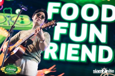 ภาพบรรยากาศคอนเสิร์ต Atom จากงาน Chang Live Park FOOD FUN FRIENDS ที่ The Street Ratchada — photo 53