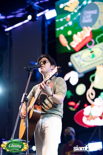 ภาพบรรยากาศคอนเสิร์ต Atom จากงาน Chang Live Park FOOD FUN FRIENDS ที่ The Street Ratchada — photo 54