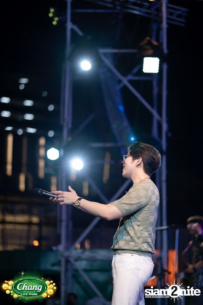 ภาพบรรยากาศคอนเสิร์ต Atom จากงาน Chang Live Park FOOD FUN FRIENDS ที่ The Street Ratchada — photo 56