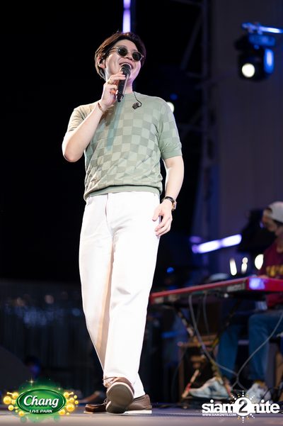 ภาพบรรยากาศคอนเสิร์ต Atom จากงาน Chang Live Park FOOD FUN FRIENDS ที่ The Street Ratchada — photo 58