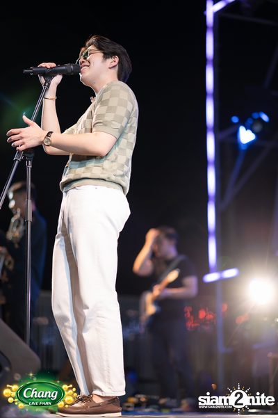 ภาพบรรยากาศคอนเสิร์ต Atom จากงาน Chang Live Park FOOD FUN FRIENDS ที่ The Street Ratchada — photo 59