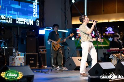 ภาพบรรยากาศคอนเสิร์ต Atom จากงาน Chang Live Park FOOD FUN FRIENDS ที่ The Street Ratchada — photo 61