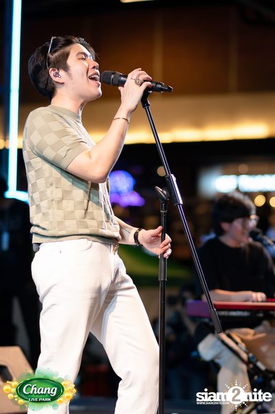 ภาพบรรยากาศคอนเสิร์ต Atom จากงาน Chang Live Park FOOD FUN FRIENDS ที่ The Street Ratchada — photo 64