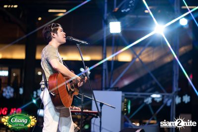 ภาพบรรยากาศคอนเสิร์ต Atom จากงาน Chang Live Park FOOD FUN FRIENDS ที่ The Street Ratchada — photo 67