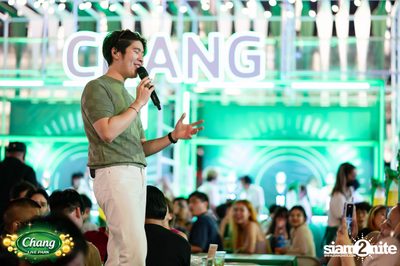 ภาพบรรยากาศคอนเสิร์ต Atom จากงาน Chang Live Park FOOD FUN FRIENDS ที่ The Street Ratchada — photo 72