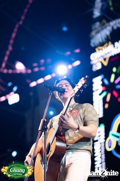 ภาพบรรยากาศคอนเสิร์ต Atom จากงาน Chang Live Park FOOD FUN FRIENDS ที่ The Street Ratchada — photo 77