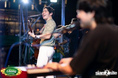 ภาพบรรยากาศคอนเสิร์ต Atom จากงาน Chang Live Park FOOD FUN FRIENDS ที่ The Street Ratchada — photo 80