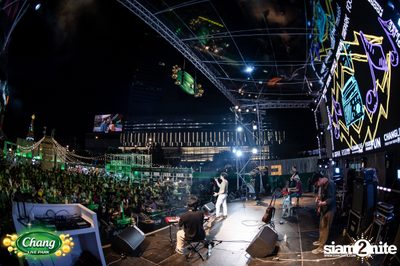 ภาพบรรยากาศคอนเสิร์ต Atom จากงาน Chang Live Park FOOD FUN FRIENDS ที่ The Street Ratchada — photo 86