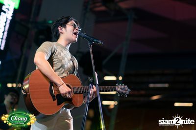 ภาพบรรยากาศคอนเสิร์ต Atom จากงาน Chang Live Park FOOD FUN FRIENDS ที่ The Street Ratchada — photo 95