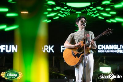 ภาพบรรยากาศคอนเสิร์ต Atom จากงาน Chang Live Park FOOD FUN FRIENDS ที่ The Street Ratchada — photo 98