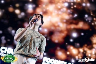 ภาพบรรยากาศคอนเสิร์ต Atom จากงาน Chang Live Park FOOD FUN FRIENDS ที่ The Street Ratchada — photo 101