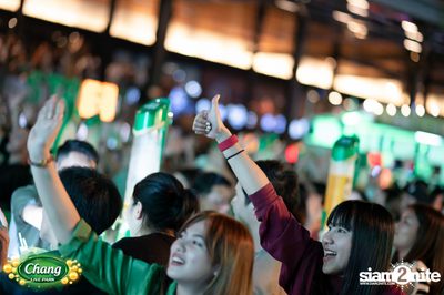ภาพบรรยากาศคอนเสิร์ต Atom จากงาน Chang Live Park FOOD FUN FRIENDS ที่ The Street Ratchada — photo 103