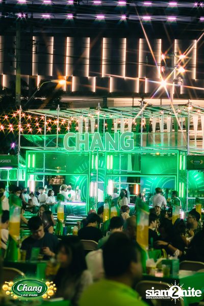 ภาพบรรยากาศคอนเสิร์ต Patrickananda x D Gerrard x Zweed n' Roll จากงาน Chang Live Park FOOD FUN FRIENDS ที่ The Street Ratchada — photo 42