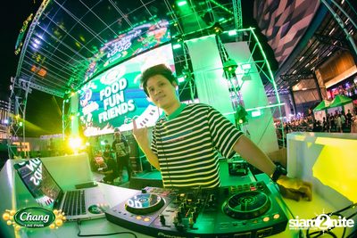 ภาพบรรยากาศคอนเสิร์ต Patrickananda x D Gerrard x Zweed n' Roll จากงาน Chang Live Park FOOD FUN FRIENDS ที่ The Street Ratchada — photo 74