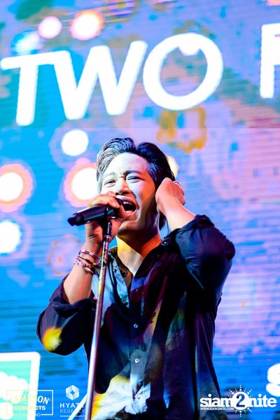บรรยากาศคอนเสิร์ตจาก Two Popetorn และ Be Peerapat ที่ Spectrum Lounge & Bar — photo 26