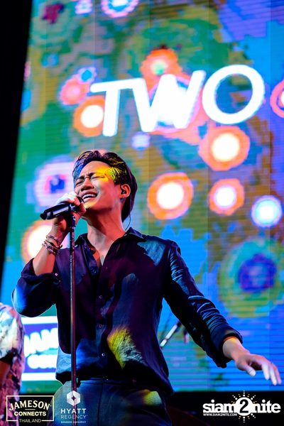 บรรยากาศคอนเสิร์ตจาก Two Popetorn และ Be Peerapat ที่ Spectrum Lounge & Bar — photo 27