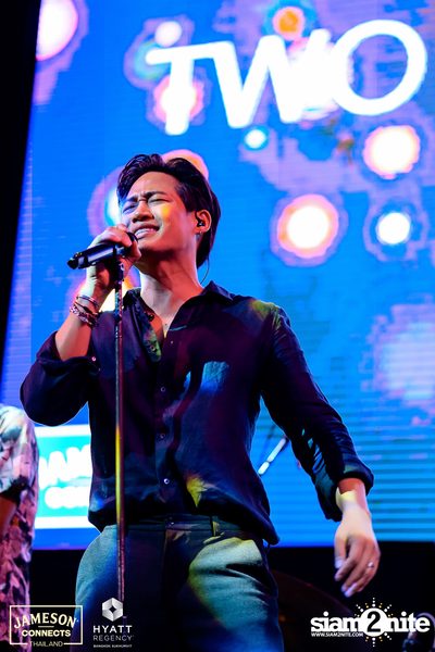 บรรยากาศคอนเสิร์ตจาก Two Popetorn และ Be Peerapat ที่ Spectrum Lounge & Bar — photo 28