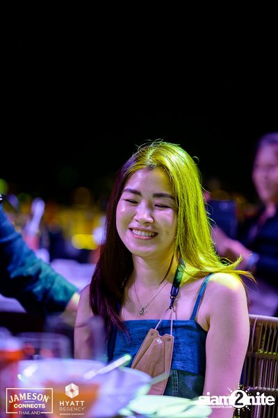 บรรยากาศคอนเสิร์ตจาก Two Popetorn และ Be Peerapat ที่ Spectrum Lounge & Bar — photo 34