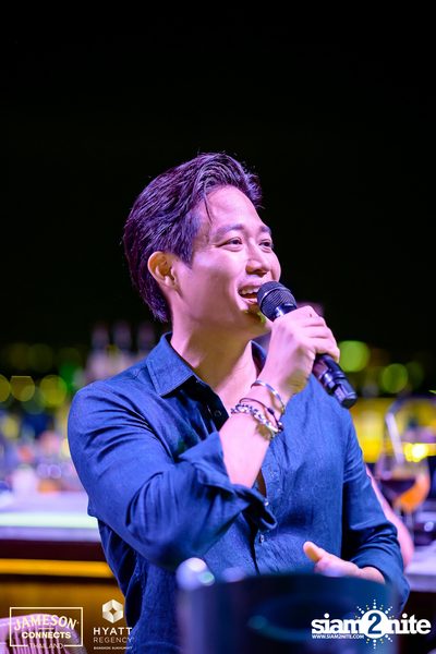 บรรยากาศคอนเสิร์ตจาก Two Popetorn และ Be Peerapat ที่ Spectrum Lounge & Bar — photo 35