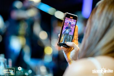 บรรยากาศคอนเสิร์ตจาก Two Popetorn และ Be Peerapat ที่ Spectrum Lounge & Bar — photo 38