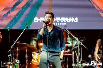 บรรยากาศคอนเสิร์ตจาก Two Popetorn และ Be Peerapat ที่ Spectrum Lounge & Bar — photo 47