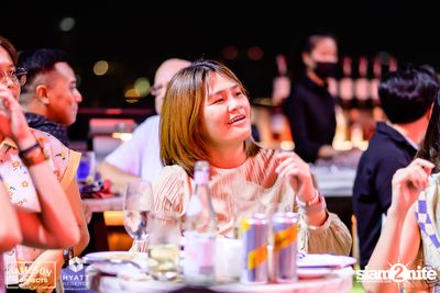 บรรยากาศคอนเสิร์ตจาก Two Popetorn และ Be Peerapat ที่ Spectrum Lounge & Bar — photo 66