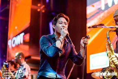 บรรยากาศคอนเสิร์ตจาก Two Popetorn และ Be Peerapat ที่ Spectrum Lounge & Bar — photo 71